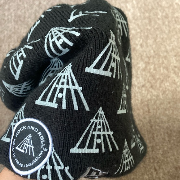 Rock and Roll hall of fame and museum beanie - Picture 4 of 9